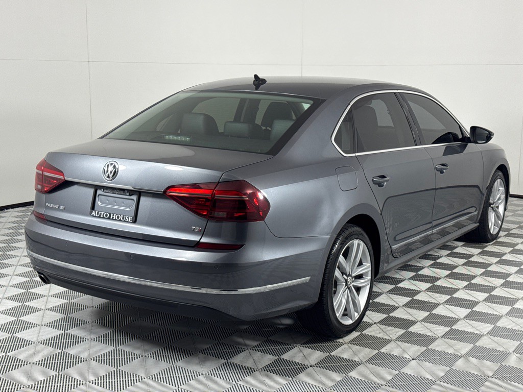 2017 Volkswagen Passat Image 5