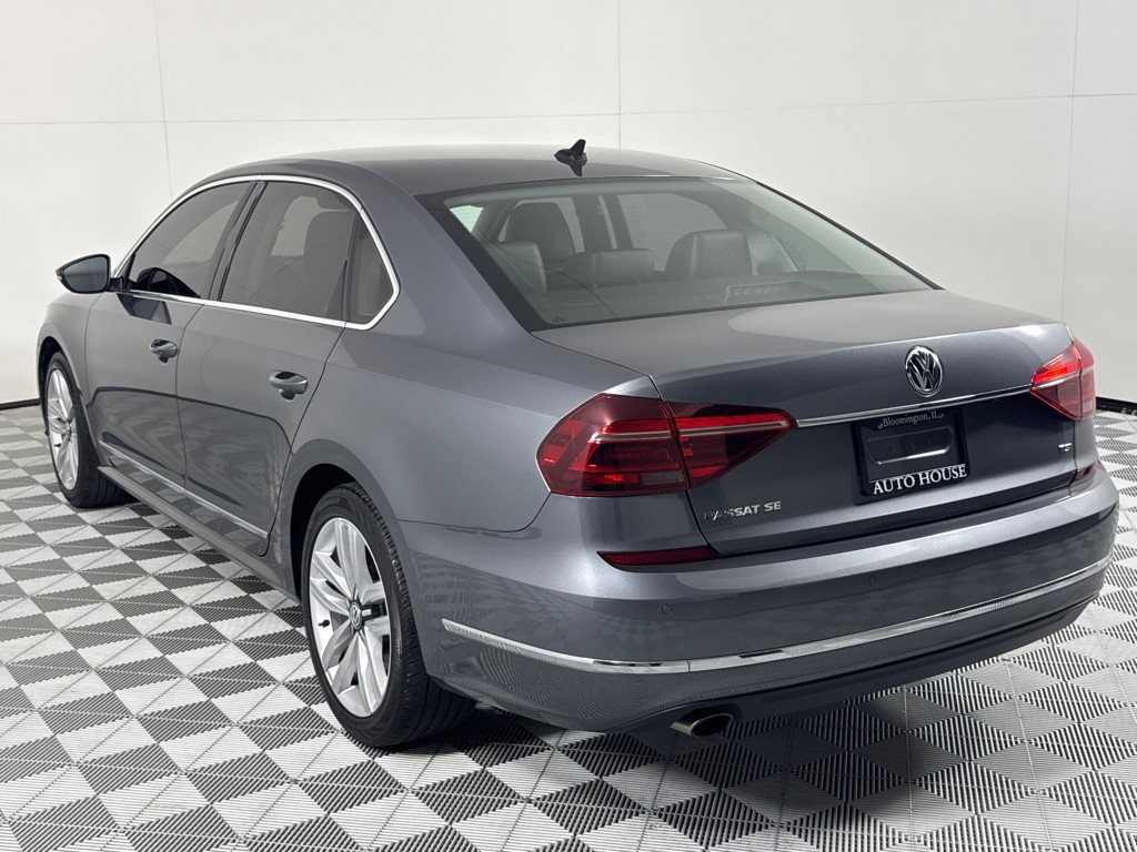 2017 Volkswagen Passat Image 7