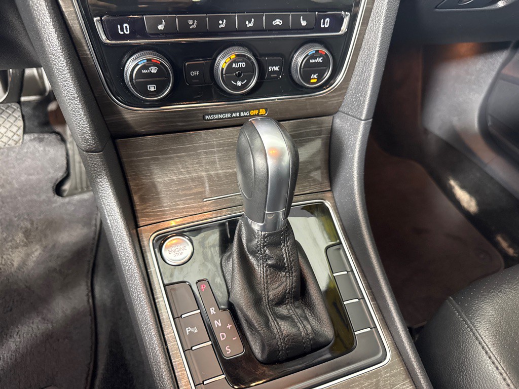 2017 Volkswagen Passat Image 20