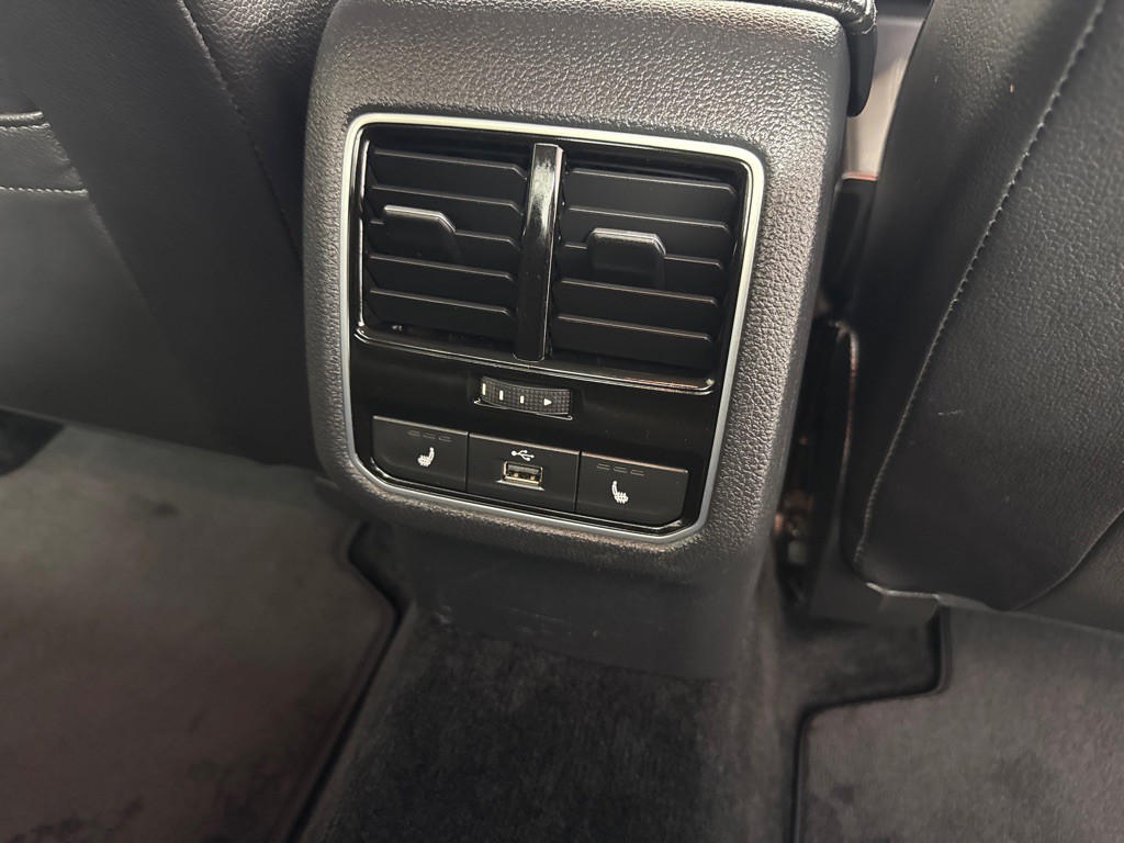 2017 Volkswagen Passat Image 27