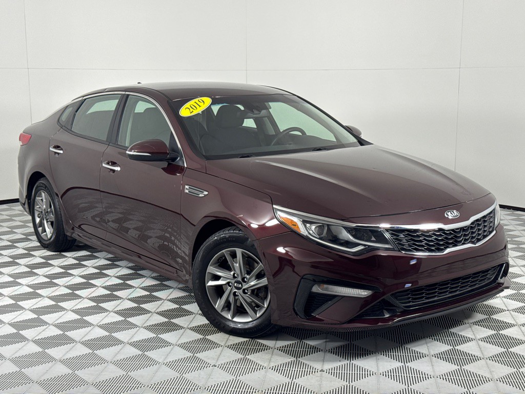 2019 Kia Optima Image 2