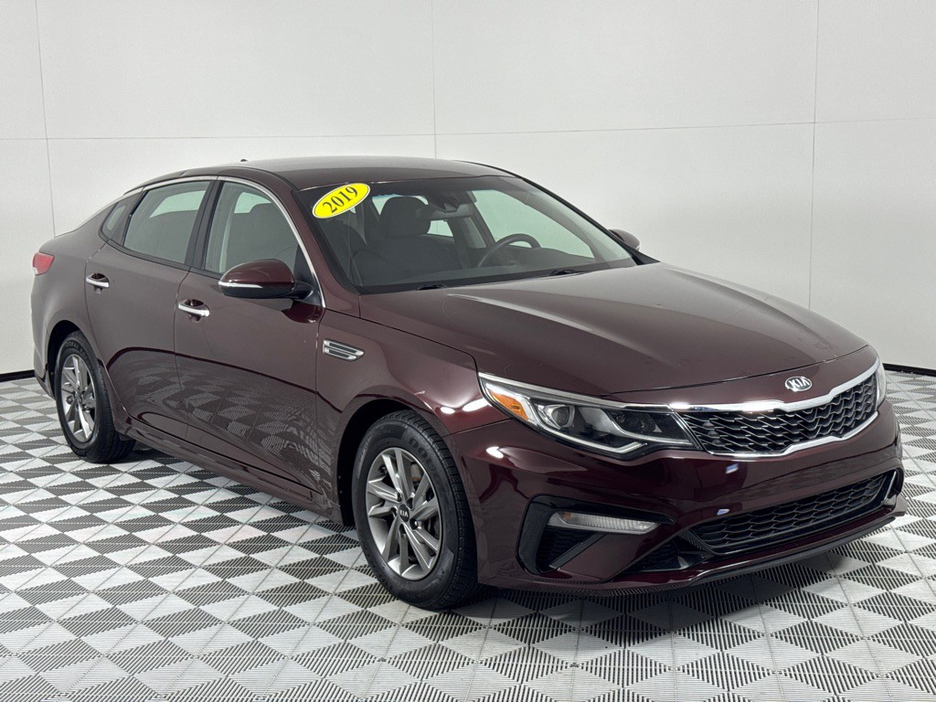 2019 Kia Optima Image 3