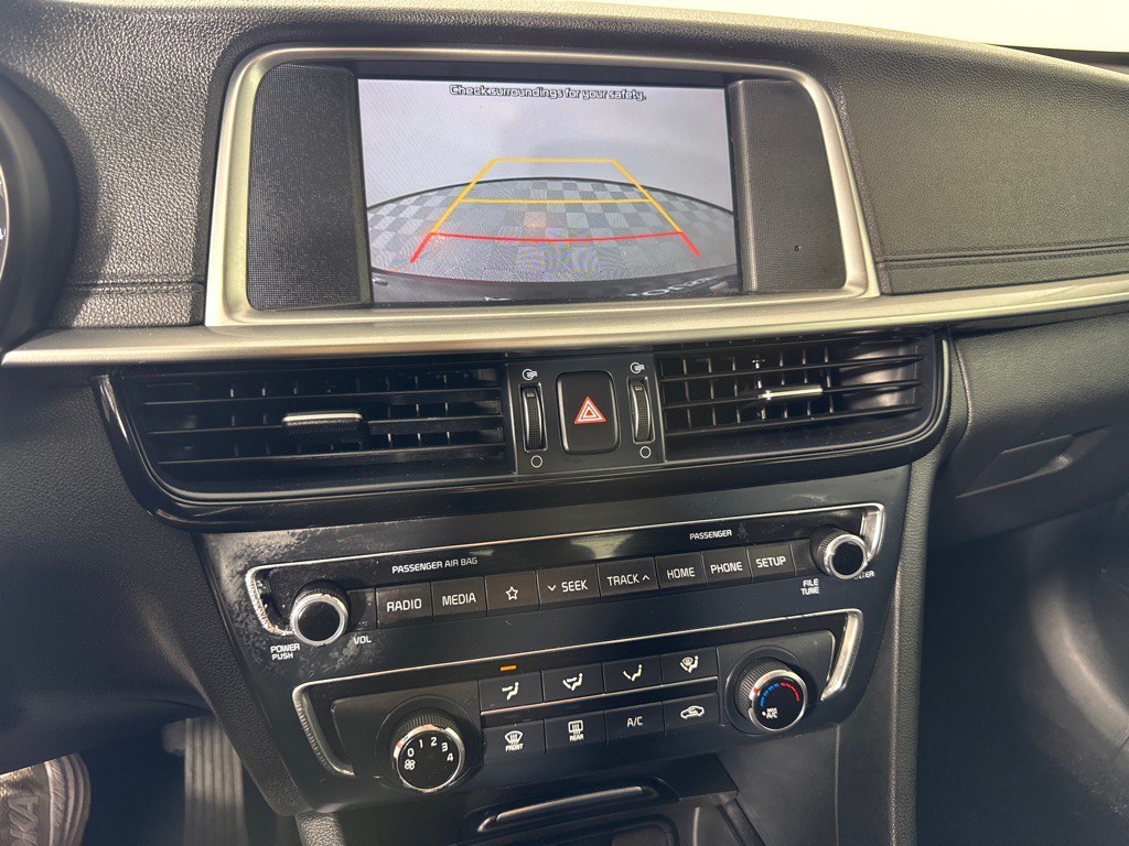 2019 Kia Optima Image 17