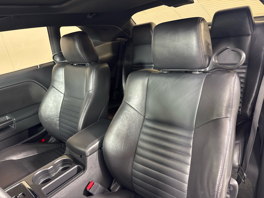 2010 Dodge Challenger Image 15