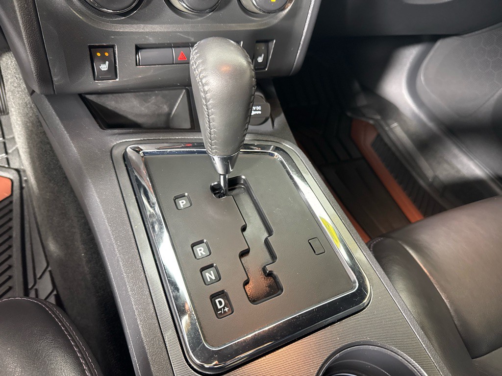 2010 Dodge Challenger Image 19