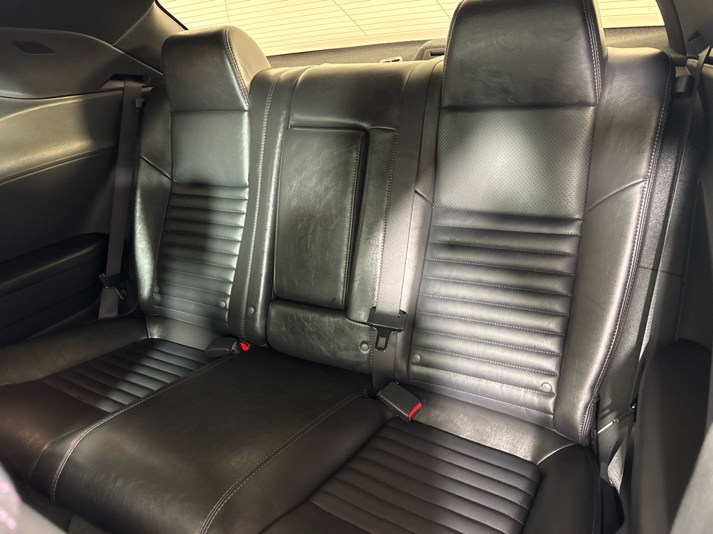 2010 Dodge Challenger Image 20