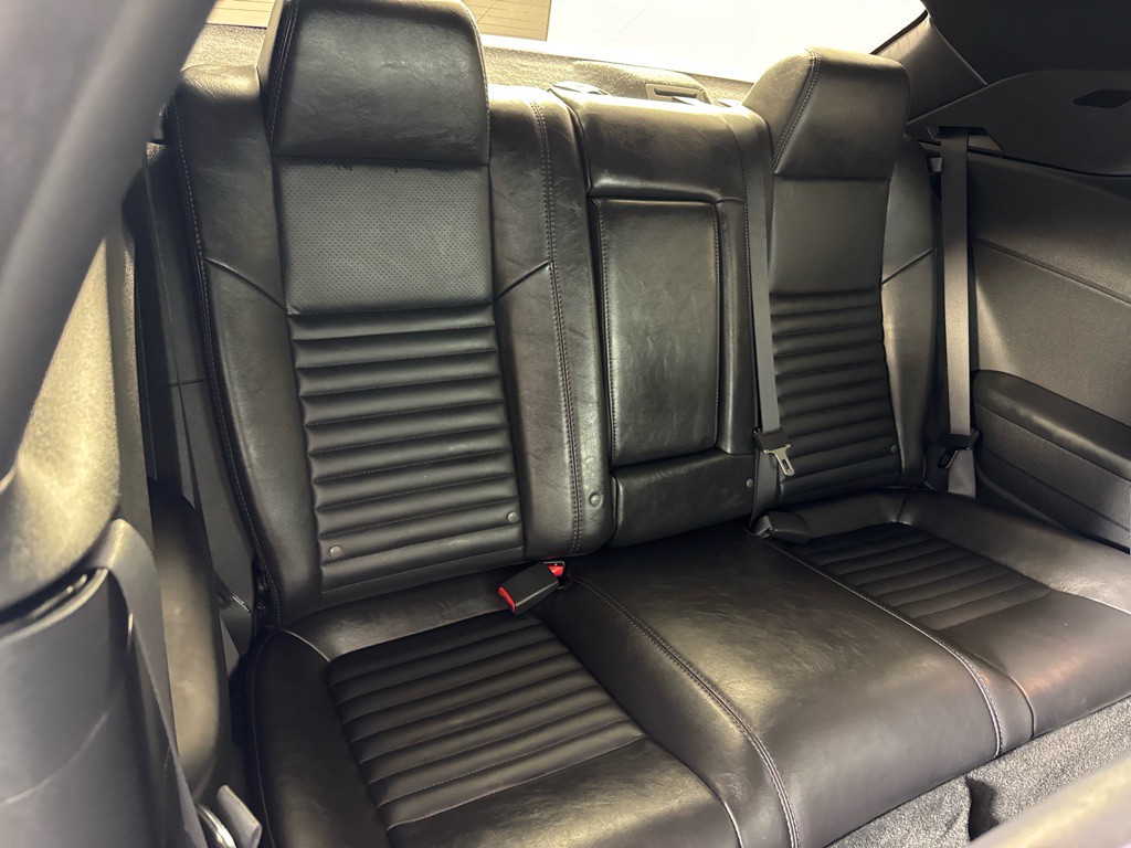 2010 Dodge Challenger Image 21