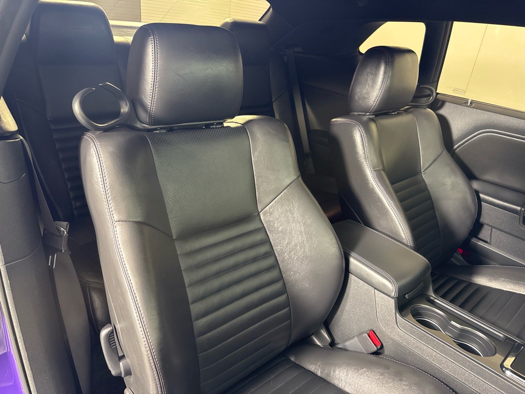 2010 Dodge Challenger Image 23