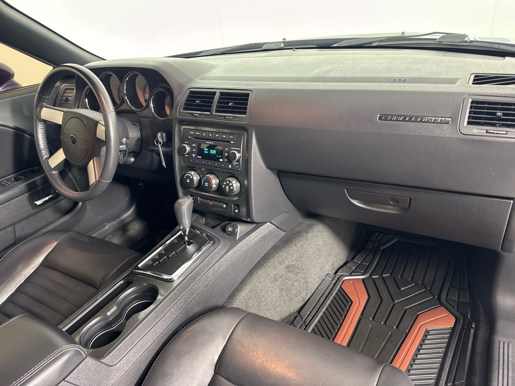 2010 Dodge Challenger Image 24