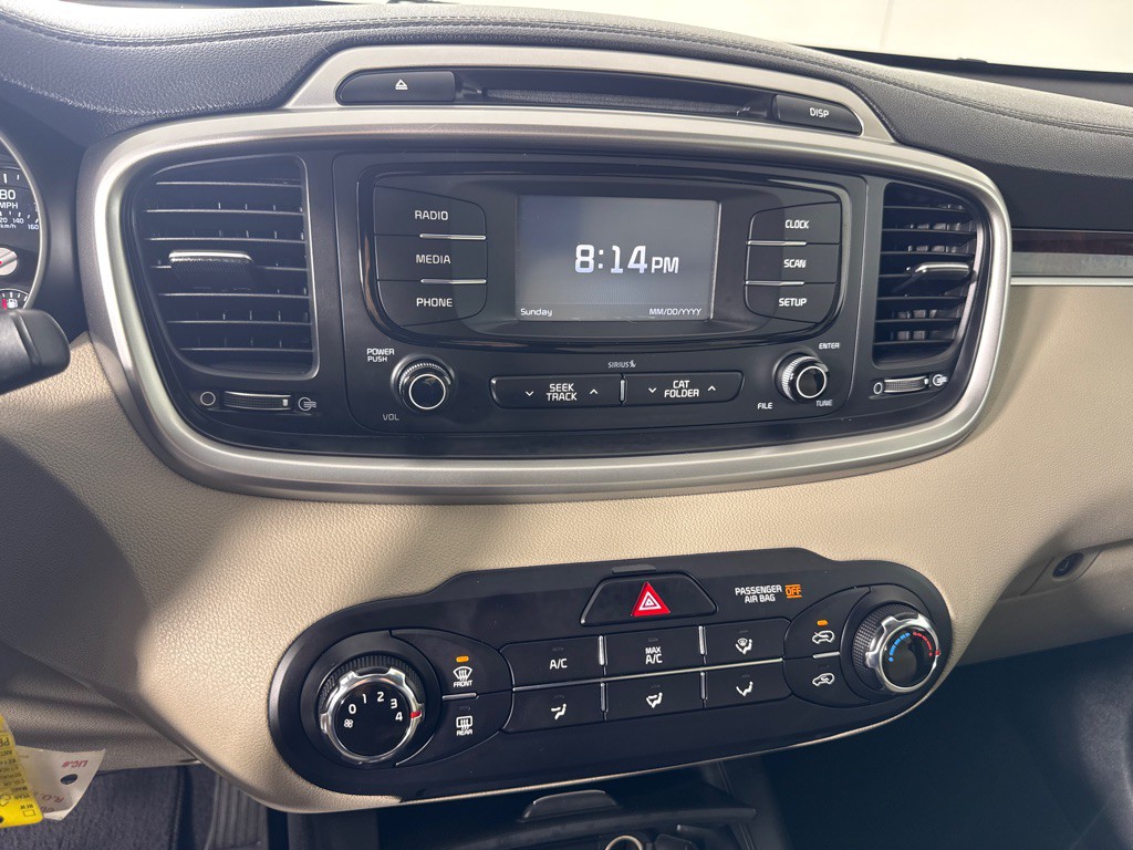 2017 Kia Sorento Image 18