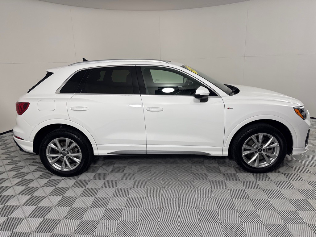 2021 Audi Q3 Image 4