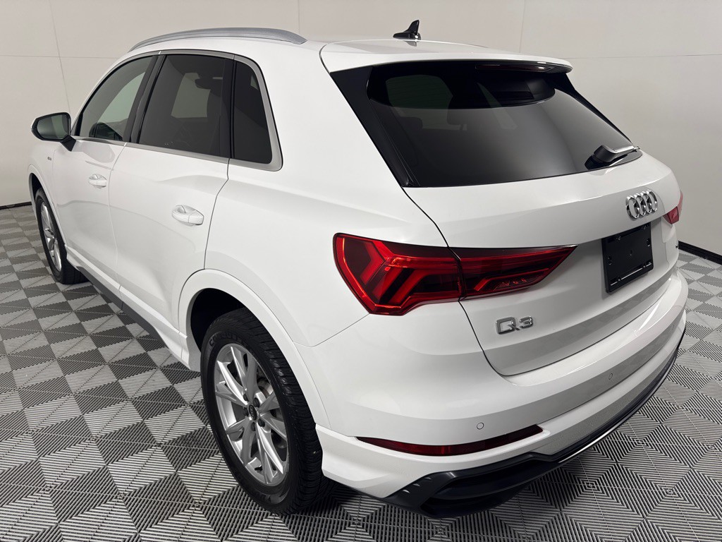 2021 Audi Q3 Image 8