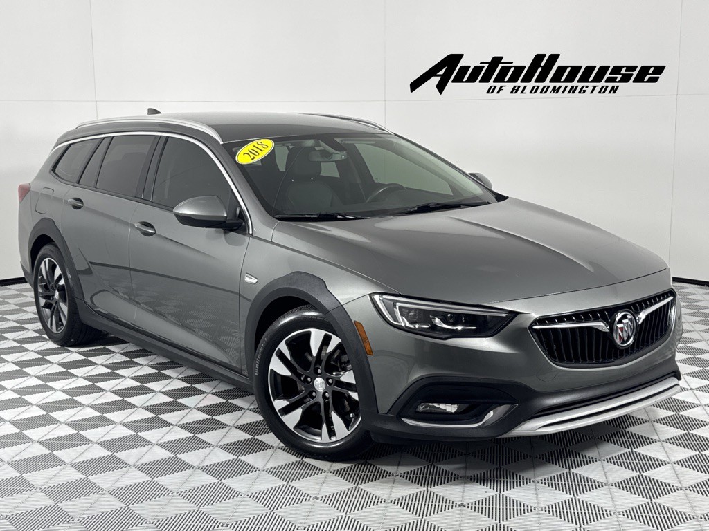 2018 Buick Regal Image 1