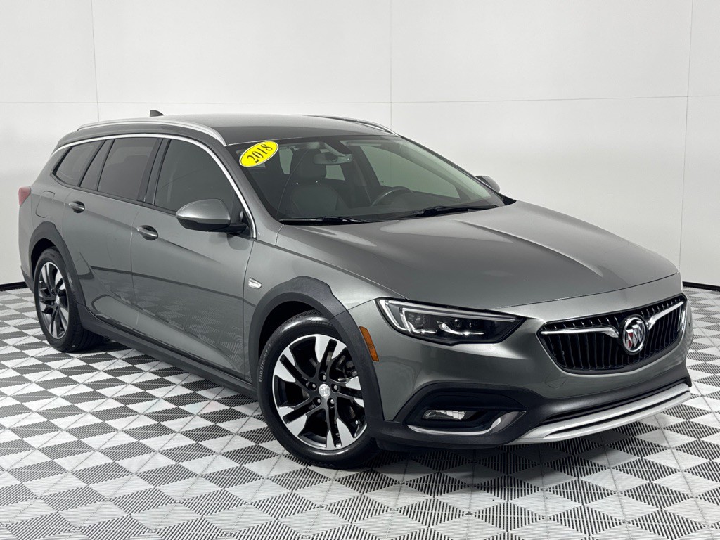 2018 Buick Regal Image 2