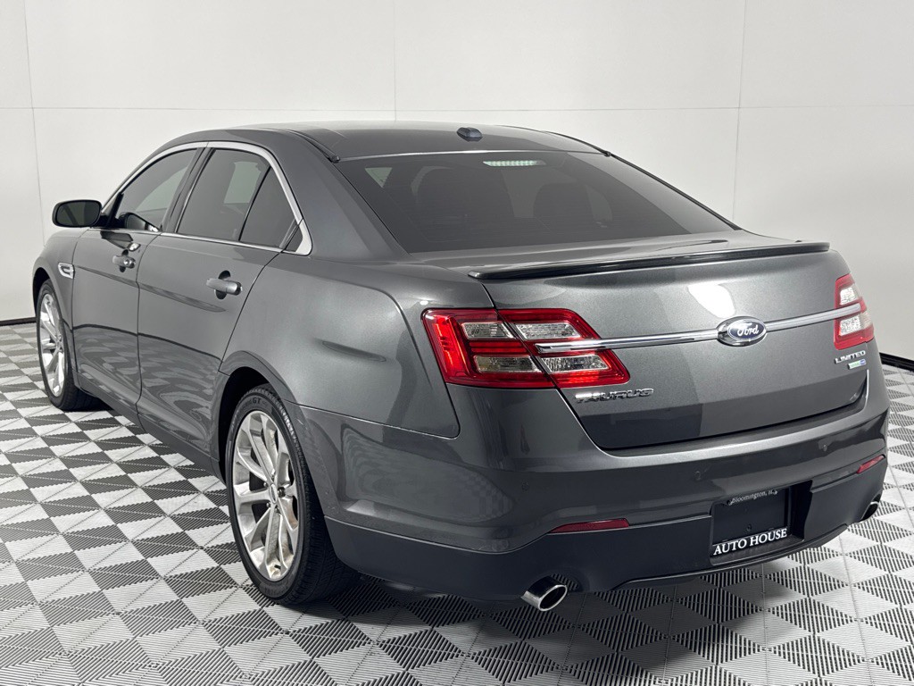 2017 Ford Taurus Image 7