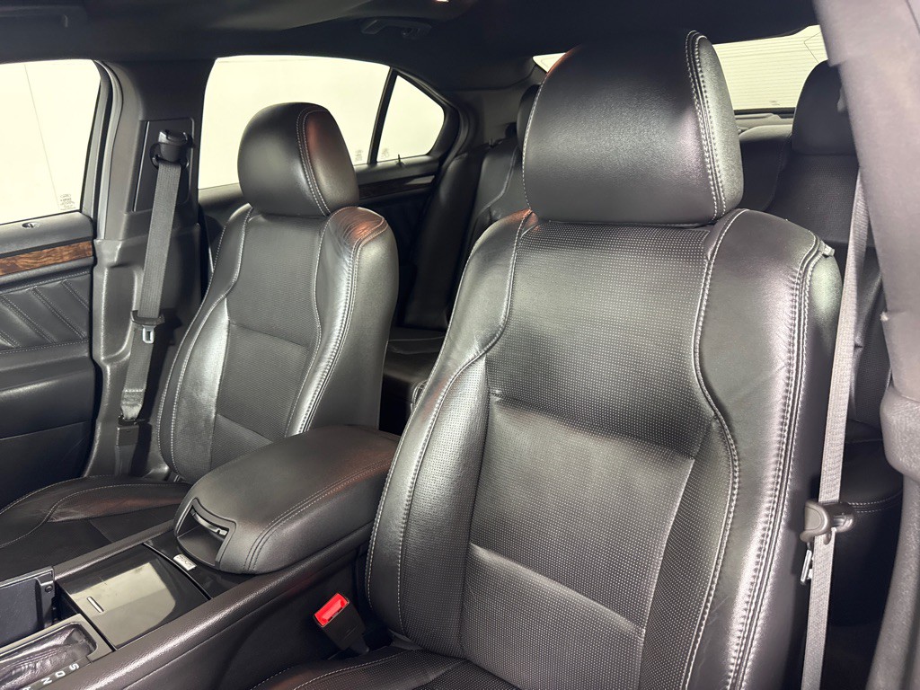2017 Ford Taurus Image 14