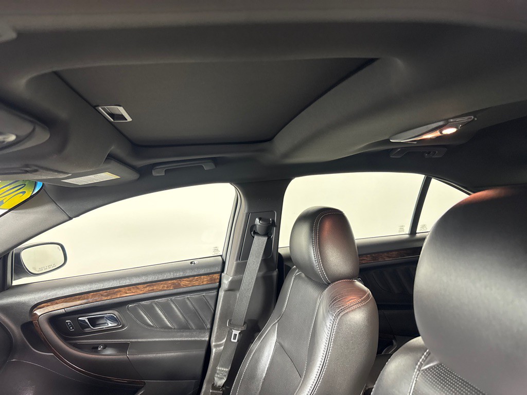 2017 Ford Taurus Image 15