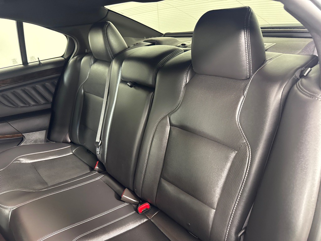 2017 Ford Taurus Image 22