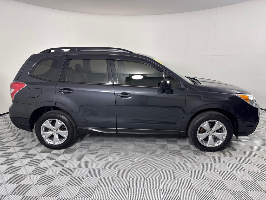 2016 Subaru Forester Image 4
