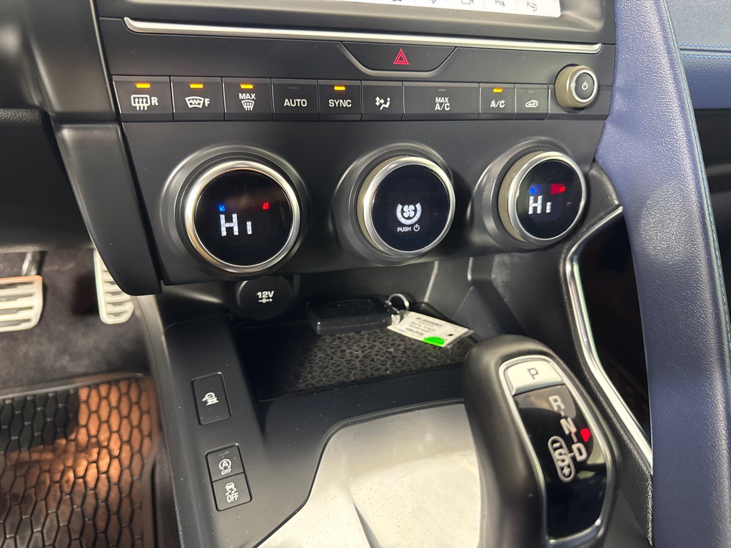 2019 Jaguar E-pace Image 21
