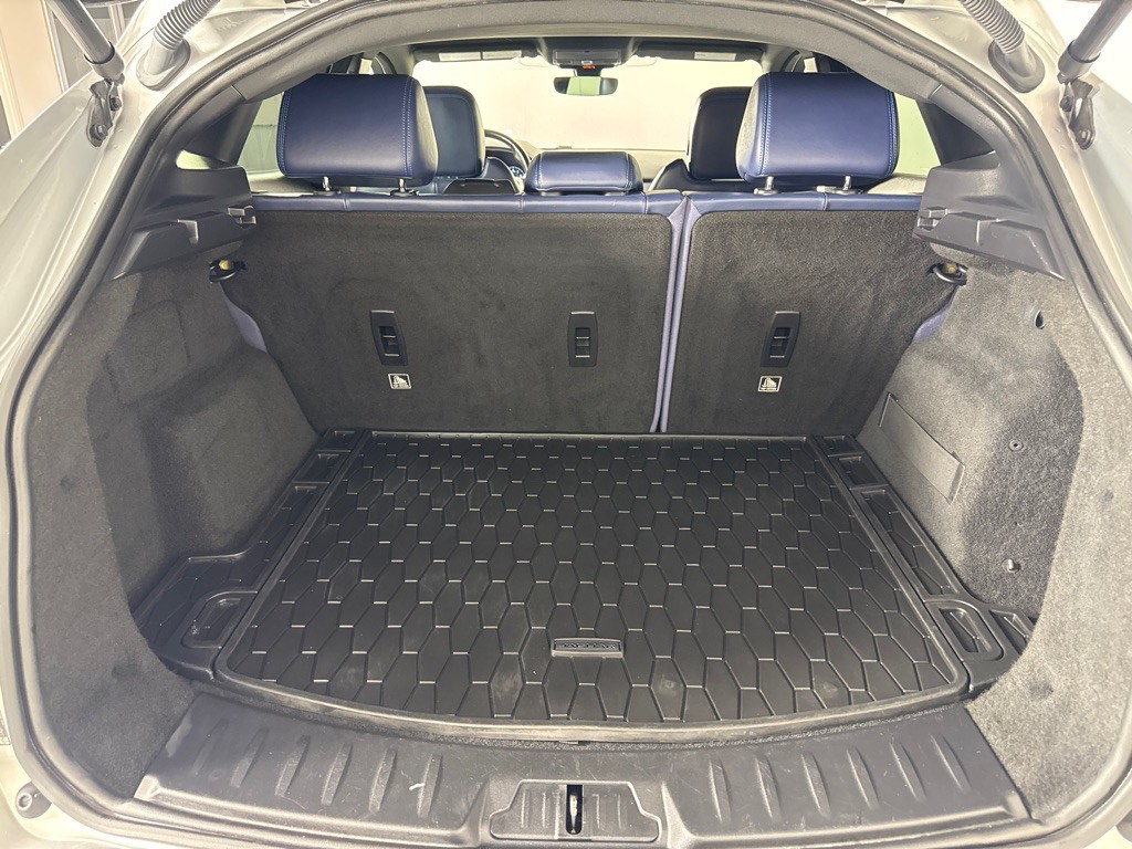 2019 Jaguar E-pace Image 25