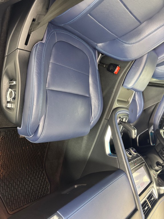 2019 Jaguar E-pace Image 28