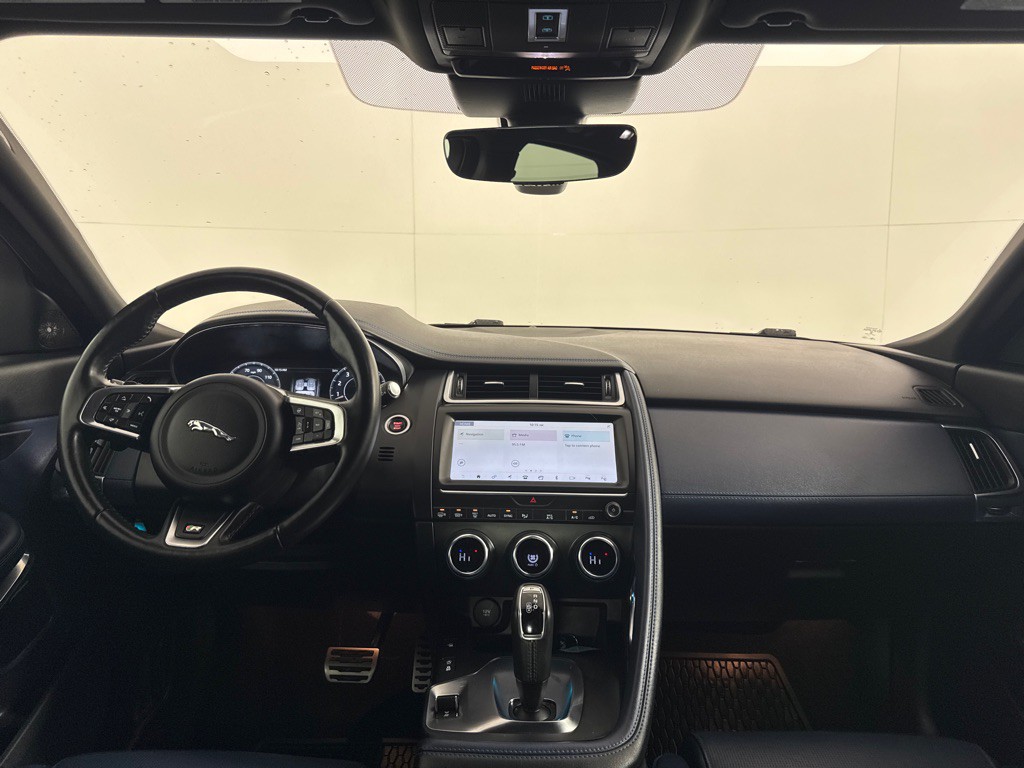 2019 Jaguar E-pace Image 30