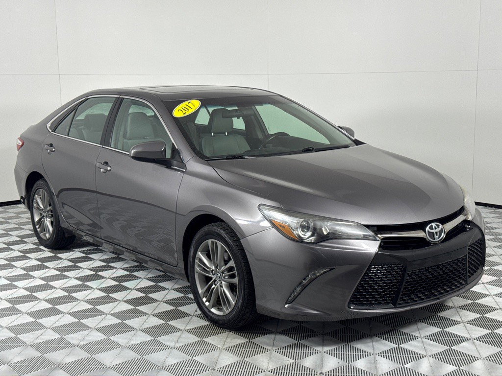 2017 Toyota Camry Image 3