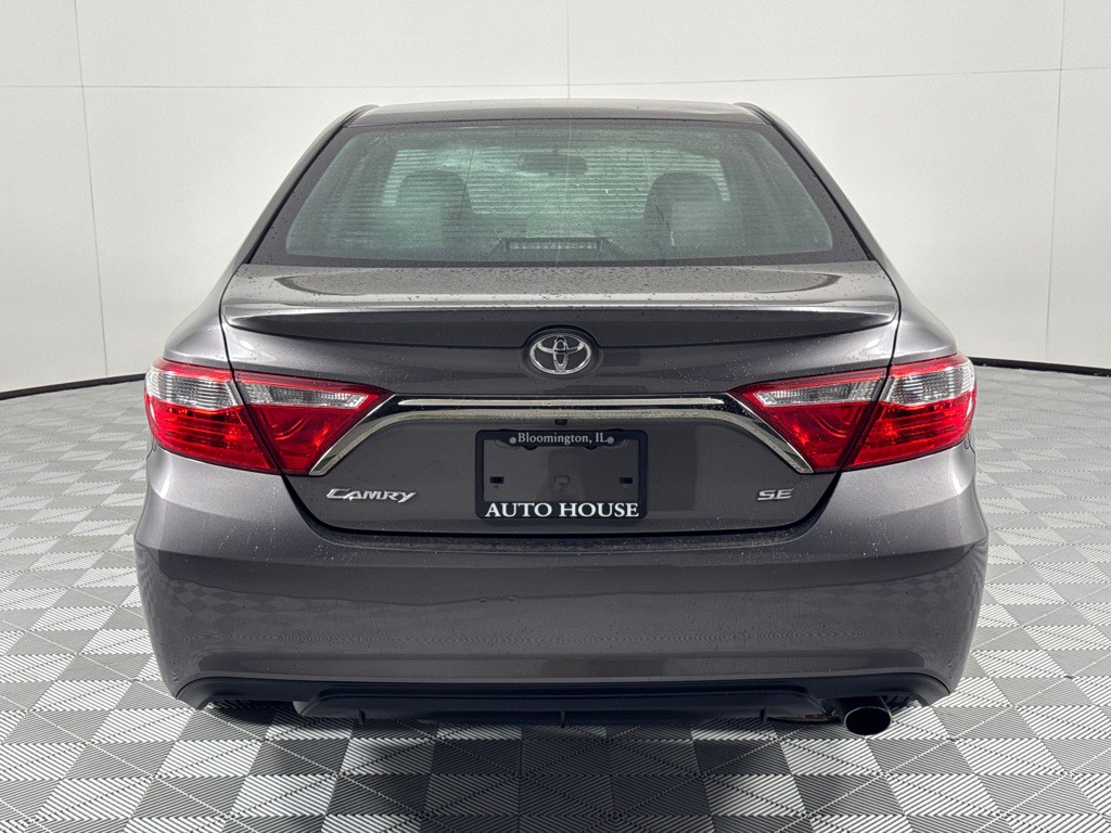 2017 Toyota Camry Image 5