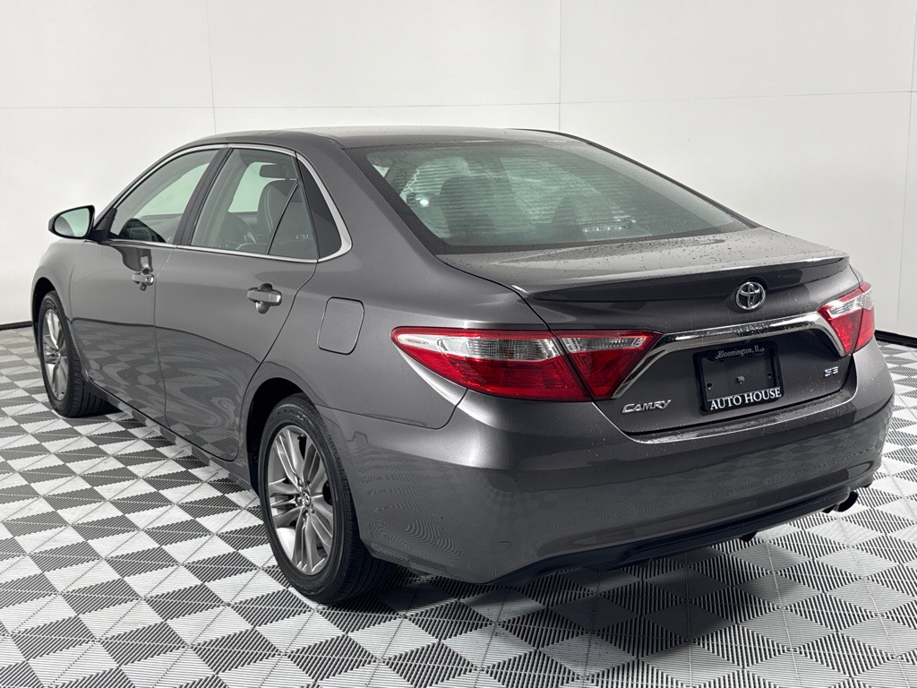 2017 Toyota Camry Image 6