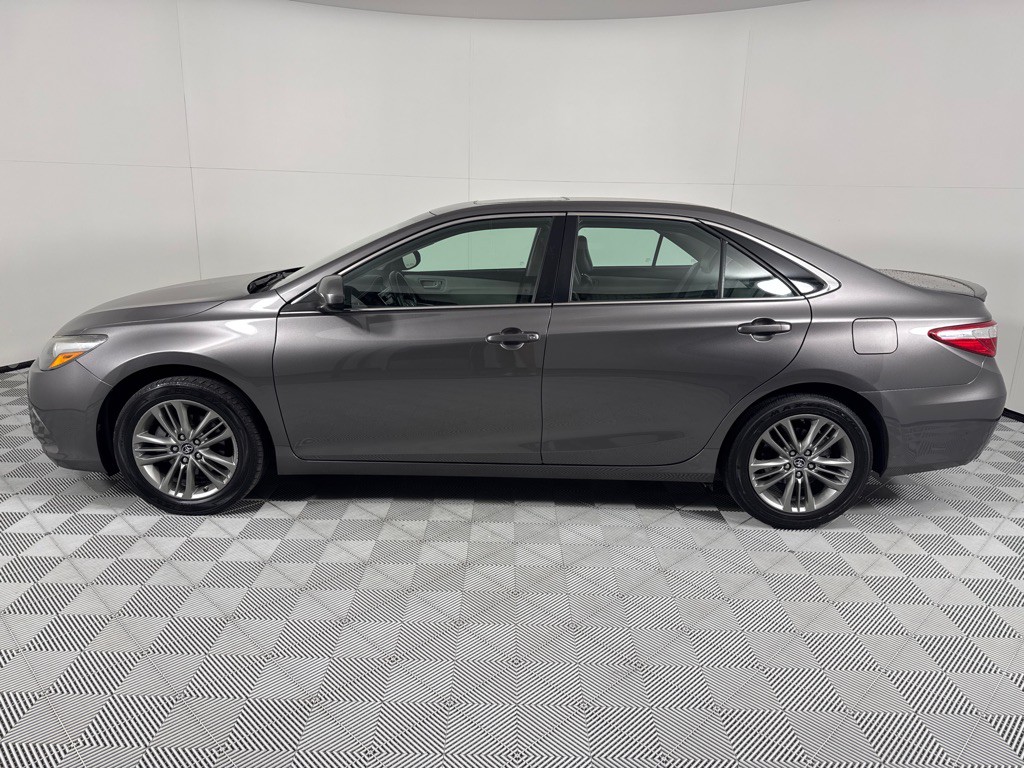 2017 Toyota Camry Image 7
