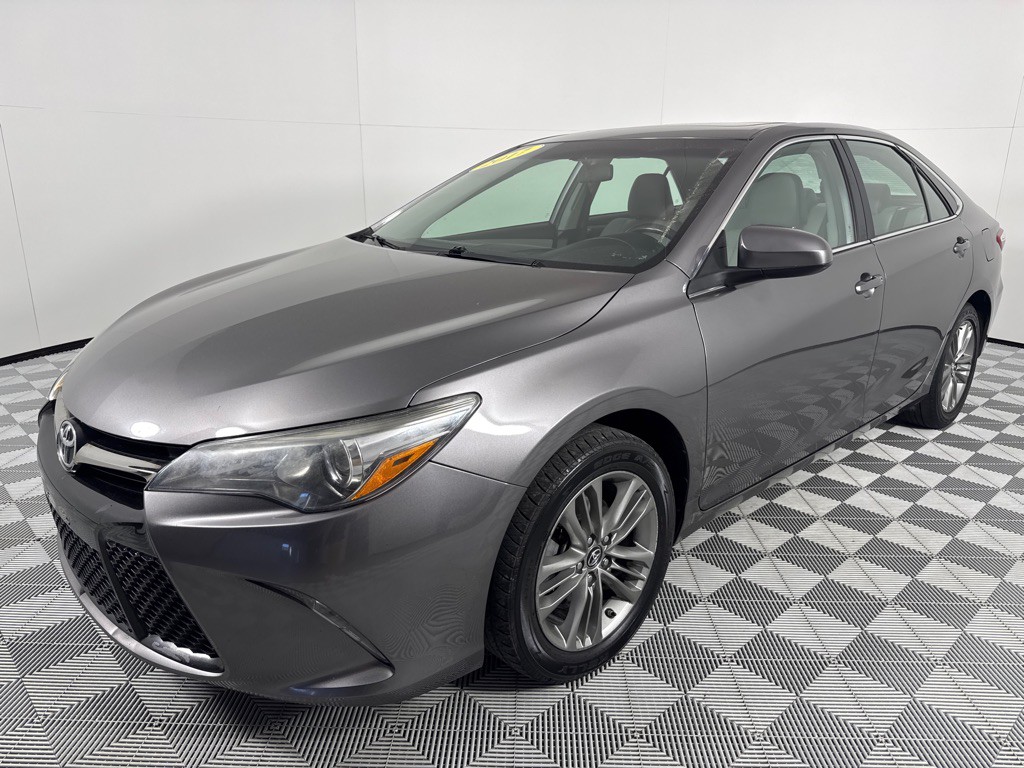 2017 Toyota Camry Image 8