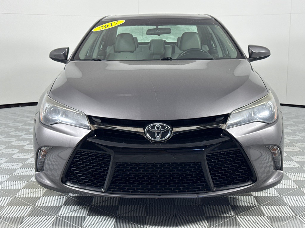 2017 Toyota Camry Image 10