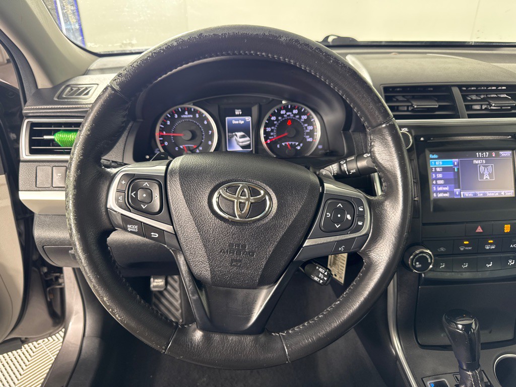 2017 Toyota Camry Image 15