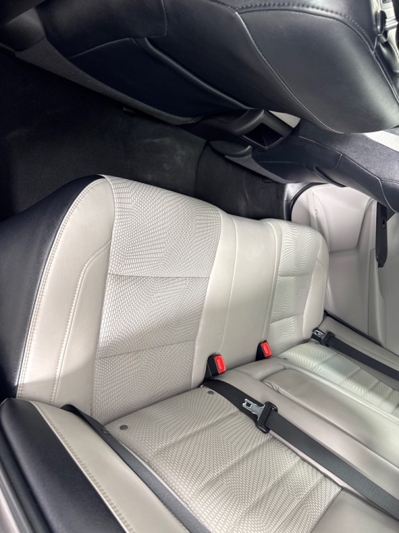 2017 Toyota Camry Image 19