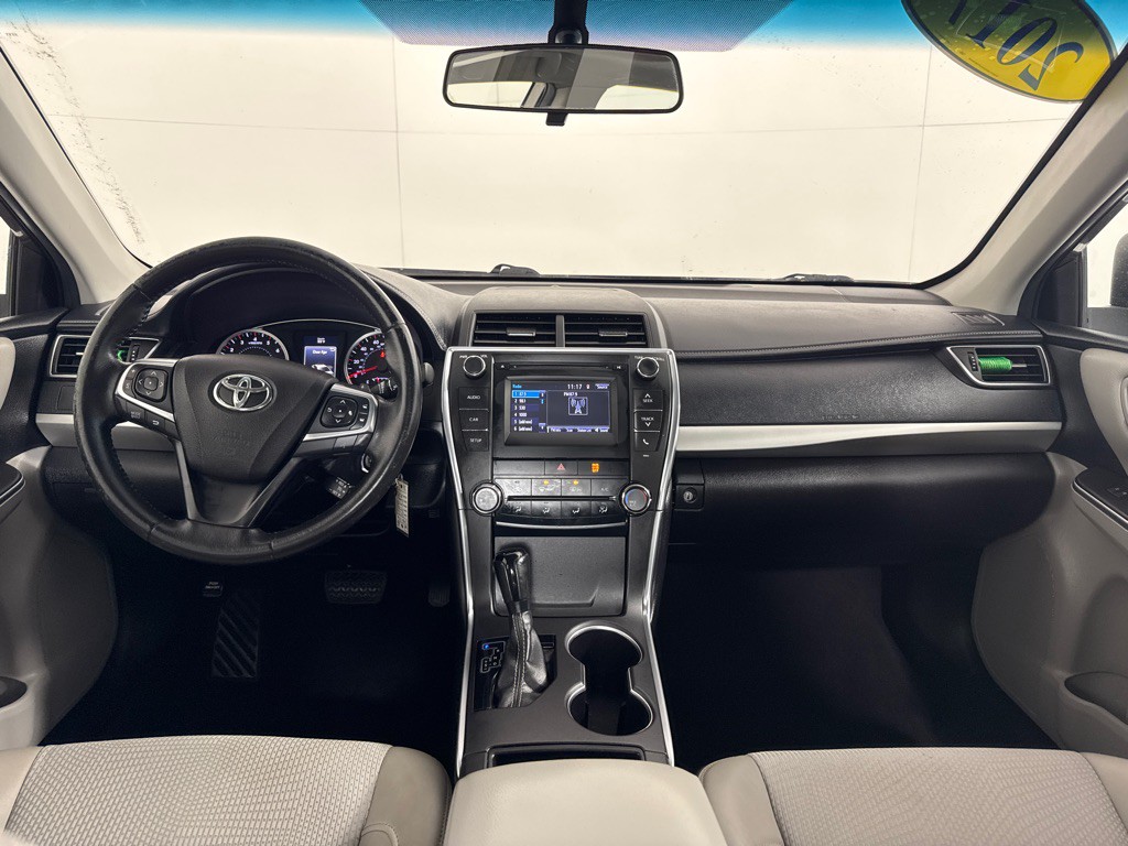 2017 Toyota Camry Image 25
