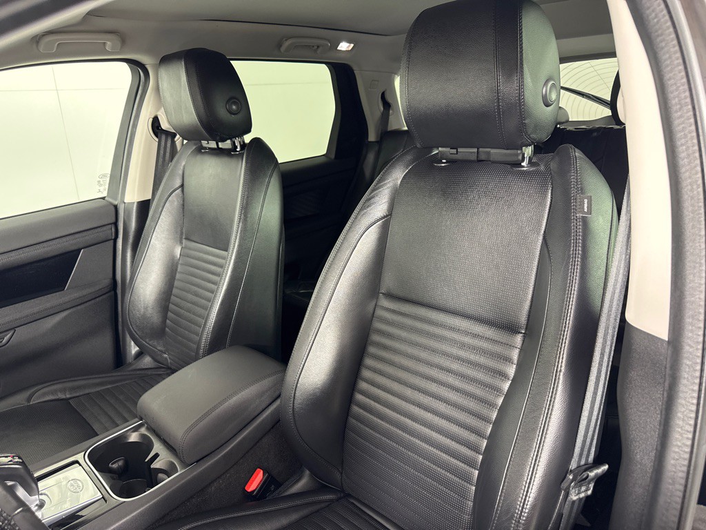2020 Land Rover Discovery Sport Image 15