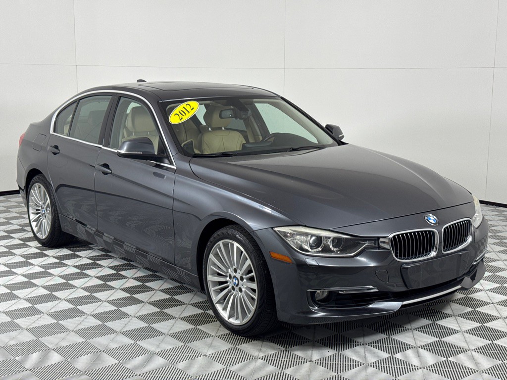 2012 BMW 3 Series Image 3