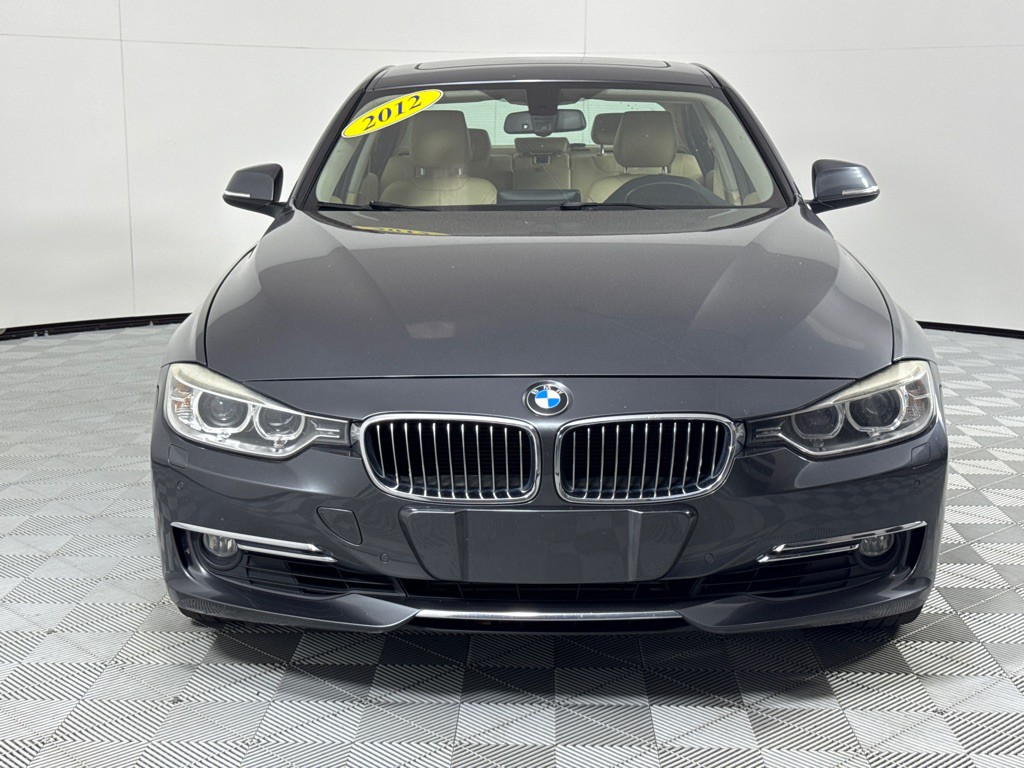 2012 BMW 3 Series Image 11