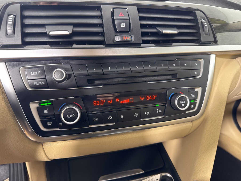 2012 BMW 3 Series Image 19