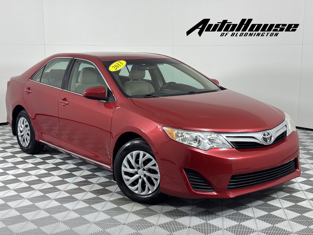 2013 Toyota Camry Image 1