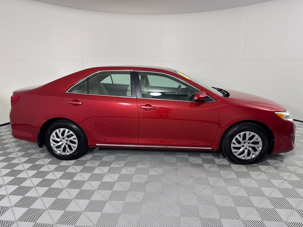 2013 Toyota Camry Image 4