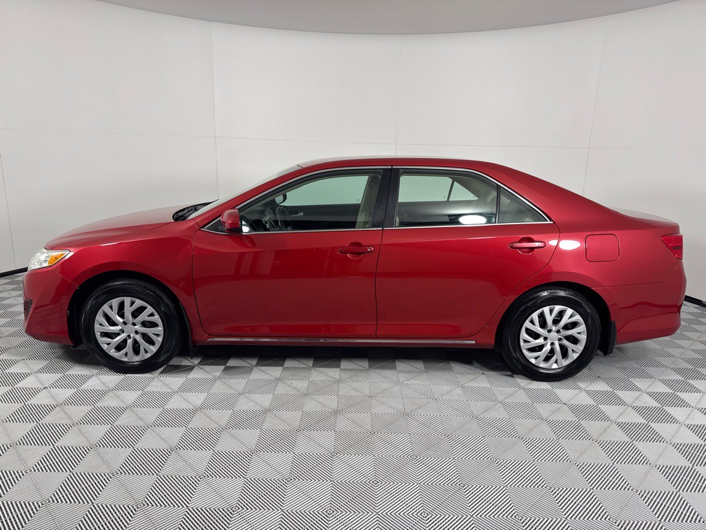 2013 Toyota Camry Image 9