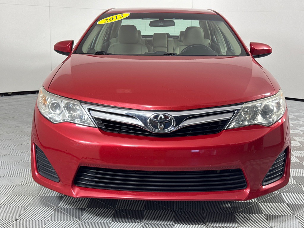 2013 Toyota Camry Image 10