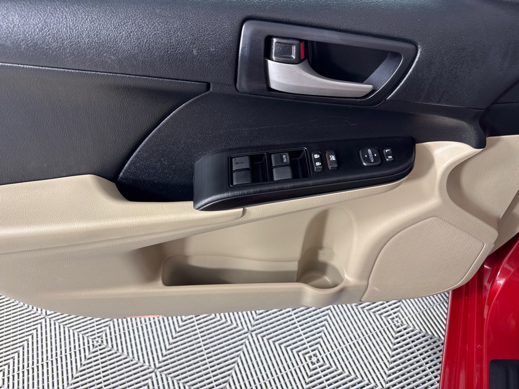 2013 Toyota Camry Image 11