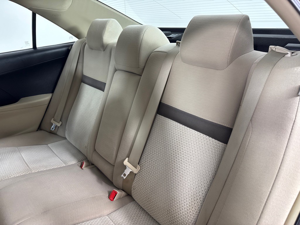 2013 Toyota Camry Image 18
