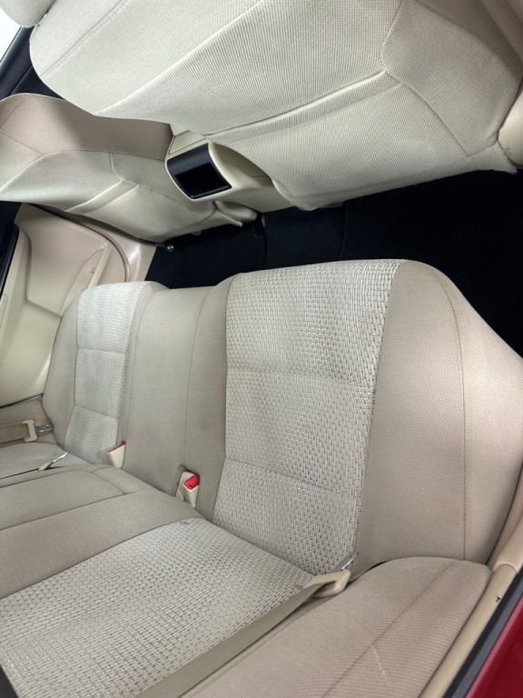 2013 Toyota Camry Image 19