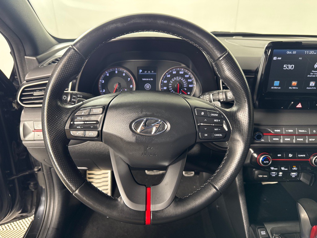 2019 Hyundai Veloster Image 17