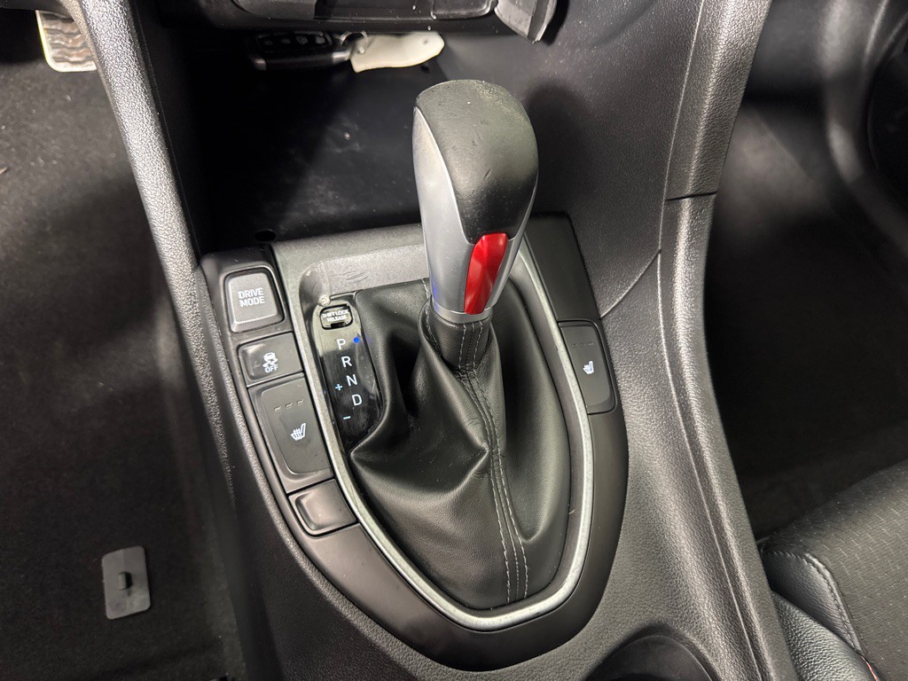2019 Hyundai Veloster Image 21