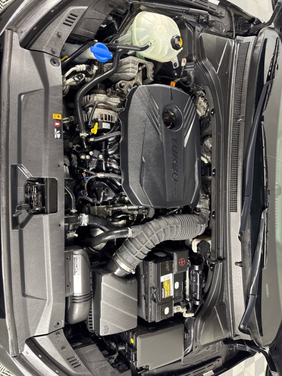 2019 Hyundai Veloster Image 28